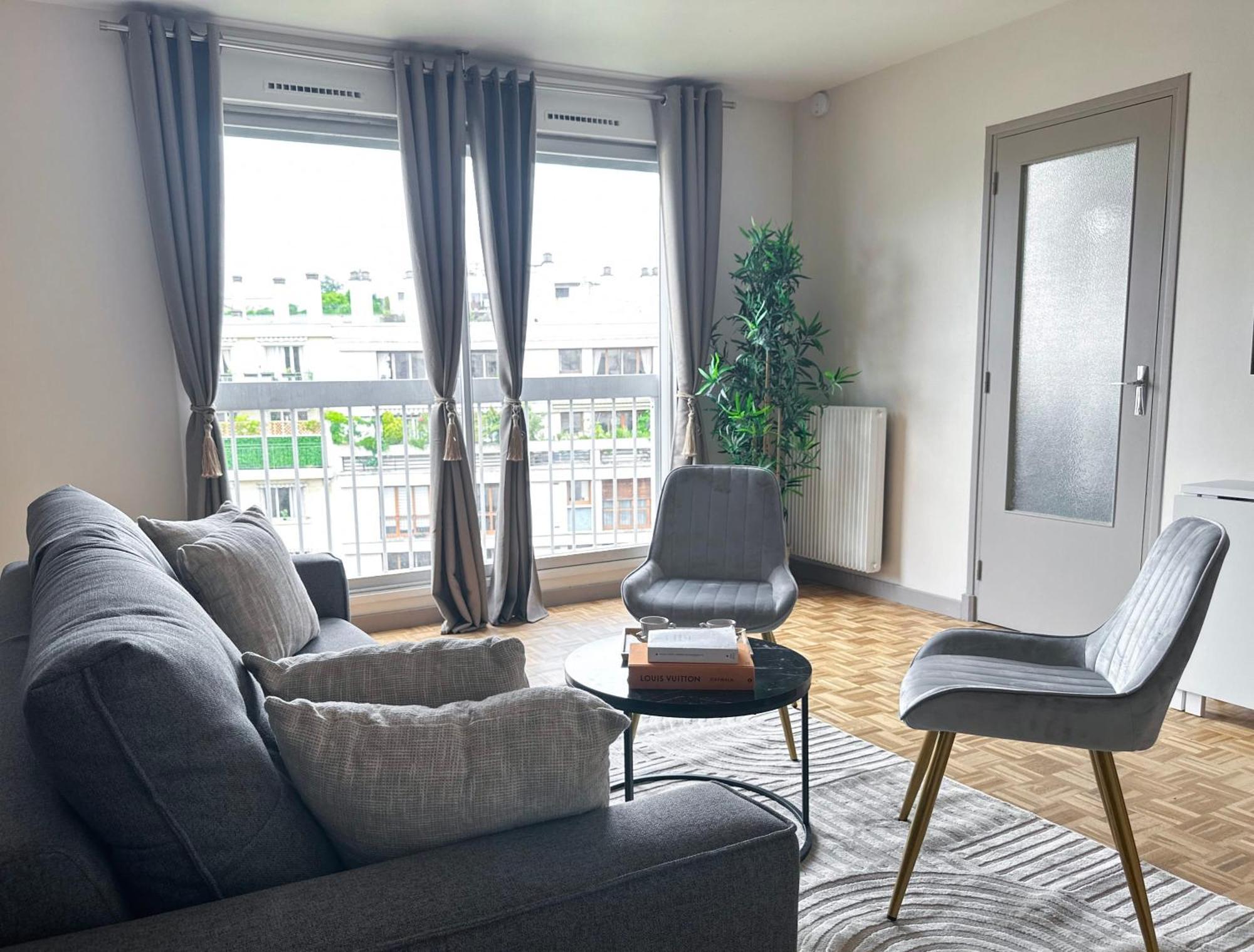 Brand-New Studio With Eiffel Tower View Paris Bagian luar foto