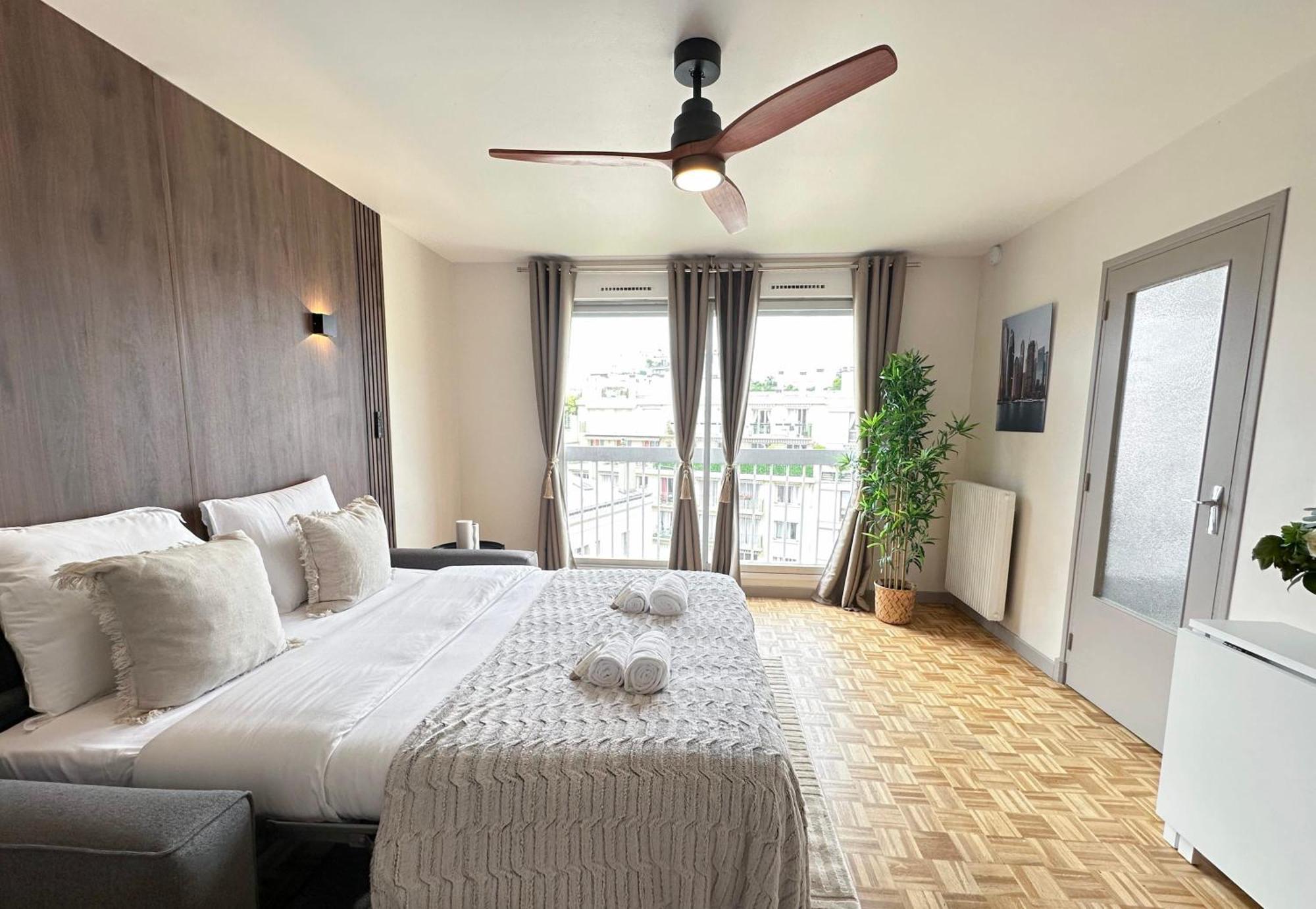 Brand-New Studio With Eiffel Tower View Paris Bagian luar foto